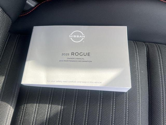Photo of 2025 Everest White P Nissan Rogue