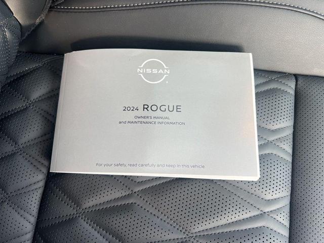 Photo of 2024 Everest White P Nissan Rogue