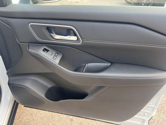 Photo of 2024 Everest White P Nissan Rogue