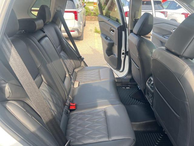 Photo of 2024 Everest White P Nissan Rogue