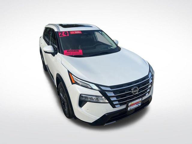 Photo of 2024 Everest White P Nissan Rogue