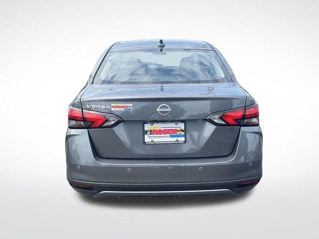 Photo of 2025 Gun Metallic Nissan Versa