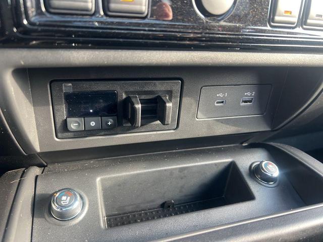 Photo of 2024 Black Nissan Titan