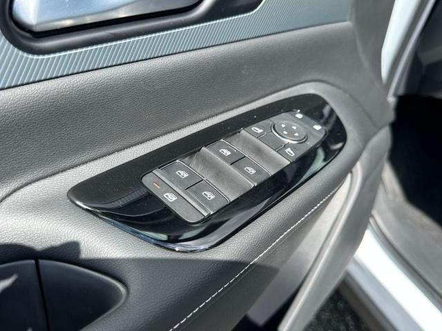 Photo of 2025 Everest White P Nissan Murano