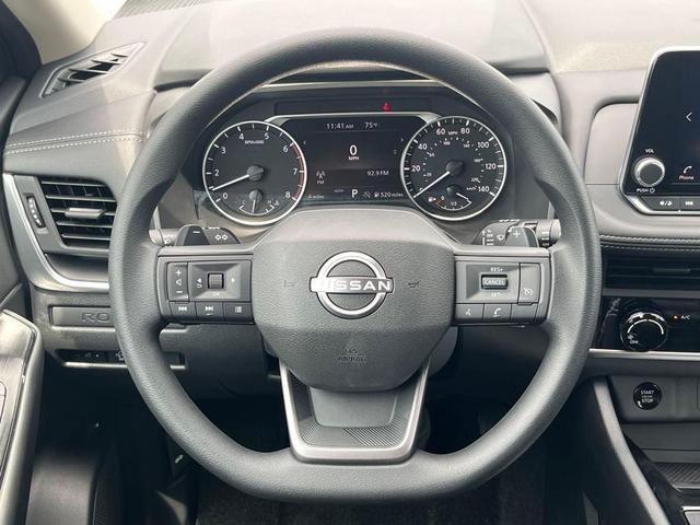 Photo of 2026 Glacier White Nissan Rogue