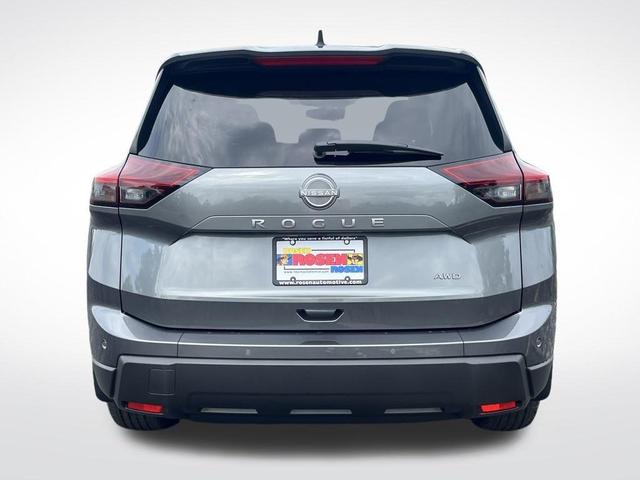 Photo of 2026 Gun Metallic Nissan Rogue