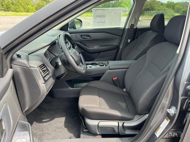 Photo of 2026 Gun Metallic Nissan Rogue