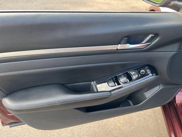 Photo of 2023 Garnet Pearl Nissan Altima