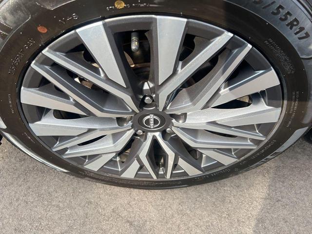 Photo of 2023 Garnet Pearl Nissan Altima