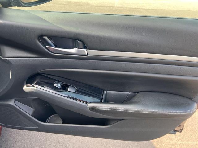 Photo of 2023 Garnet Pearl Nissan Altima