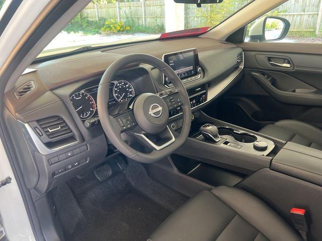 Photo of 2023 White Nissan Rogue