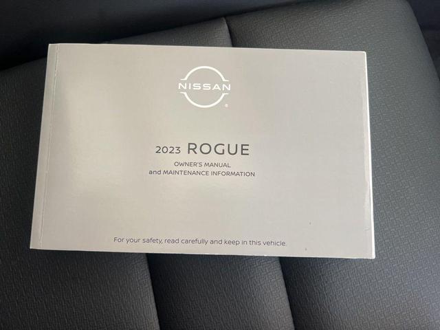 Photo of 2023 White Nissan Rogue