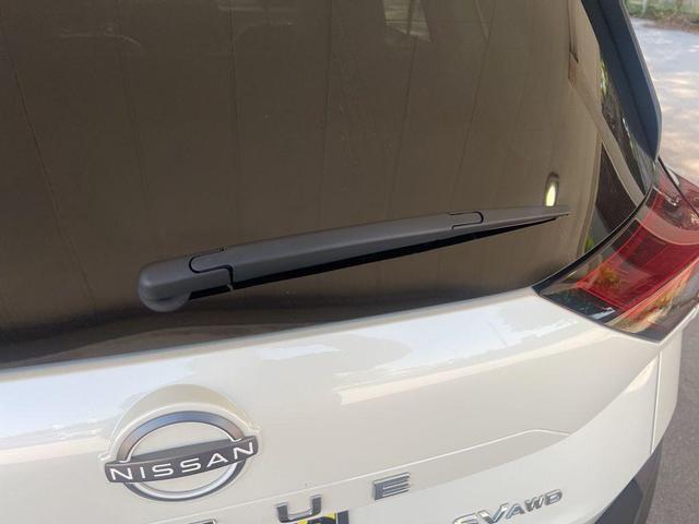 Photo of 2023 White Nissan Rogue