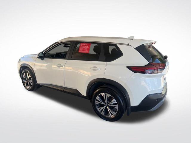 Photo of 2023 White Nissan Rogue