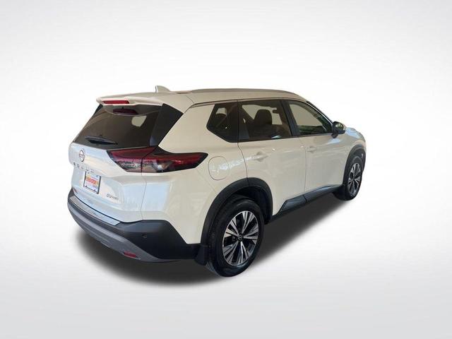 Photo of 2023 White Nissan Rogue
