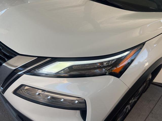 Photo of 2023 White Nissan Rogue