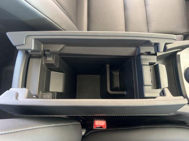 Photo of 2023 White Nissan Rogue
