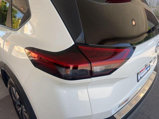 Photo of 2023 White Nissan Rogue
