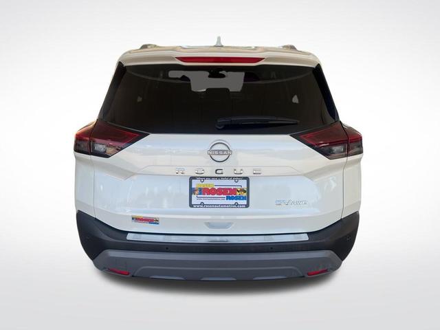 Photo of 2023 White Nissan Rogue