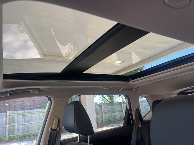 Photo of 2023 White Nissan Rogue