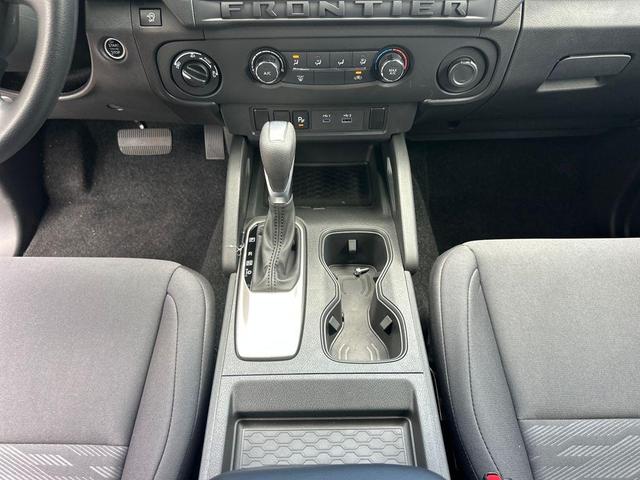 Photo of 2025 Glacier White Nissan Frontier
