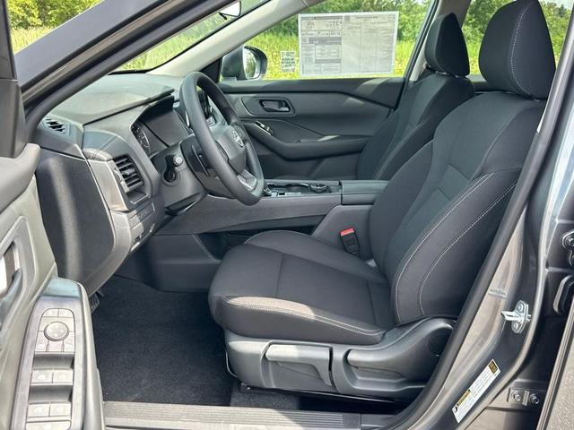 Photo of 2026 Gun Metallic Nissan Rogue