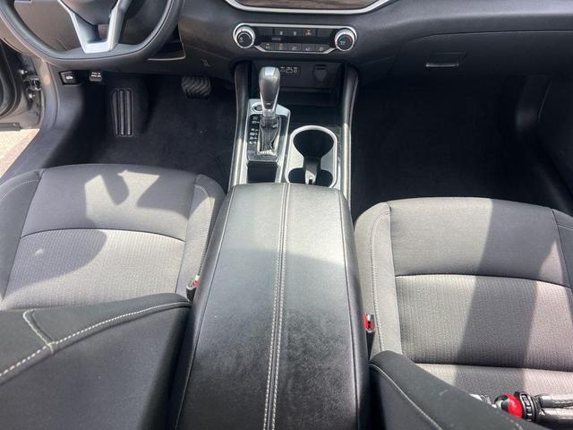 Photo of 2023 Gun Metallic Nissan Altima