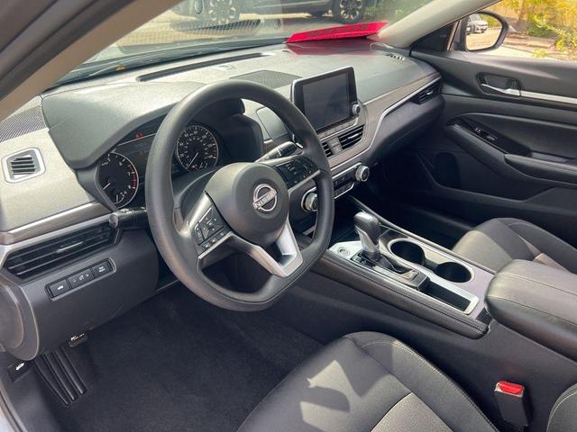 Photo of 2023 Gun Metallic Nissan Altima