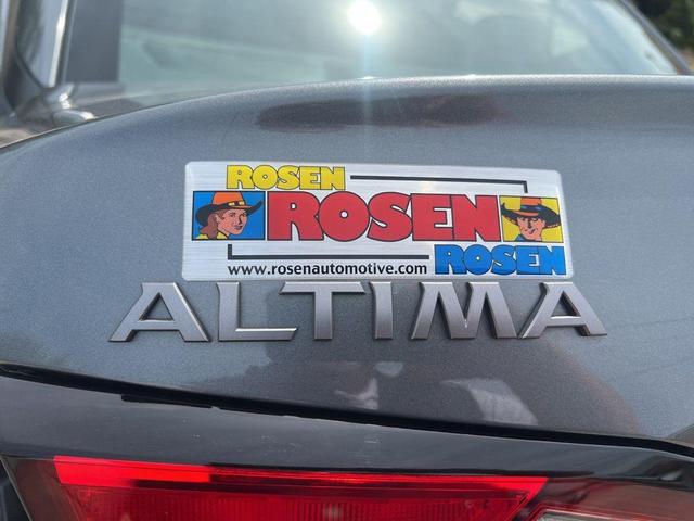 Photo of 2023 Gun Metallic Nissan Altima