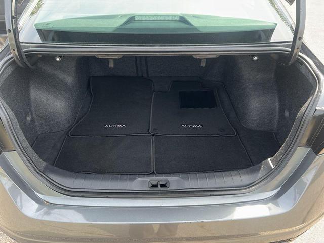 Photo of 2023 Gun Metallic Nissan Altima