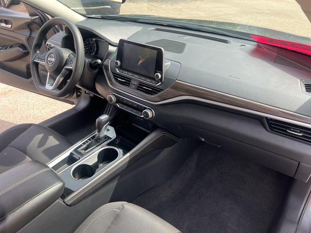 Photo of 2023 Gun Metallic Nissan Altima