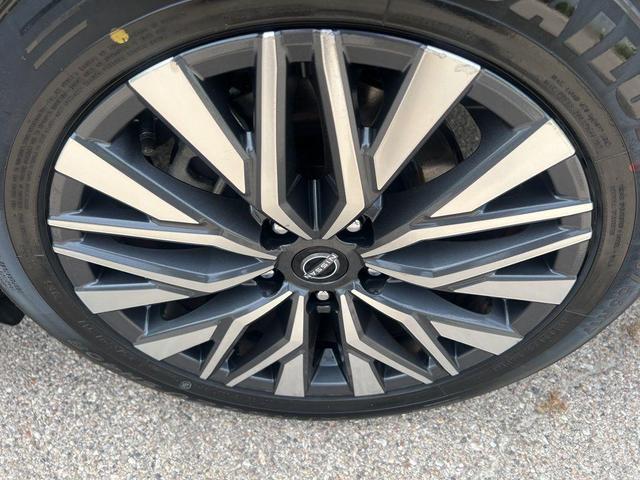 Photo of 2023 Gun Metallic Nissan Altima