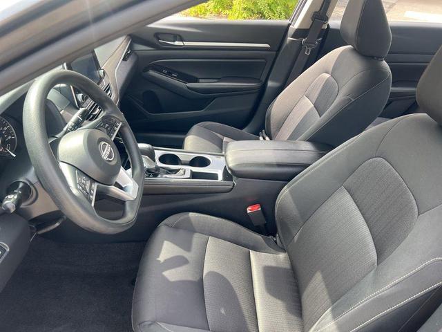 Photo of 2023 Gun Metallic Nissan Altima