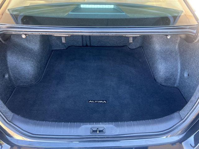 Photo of 2023 Black Nissan Altima