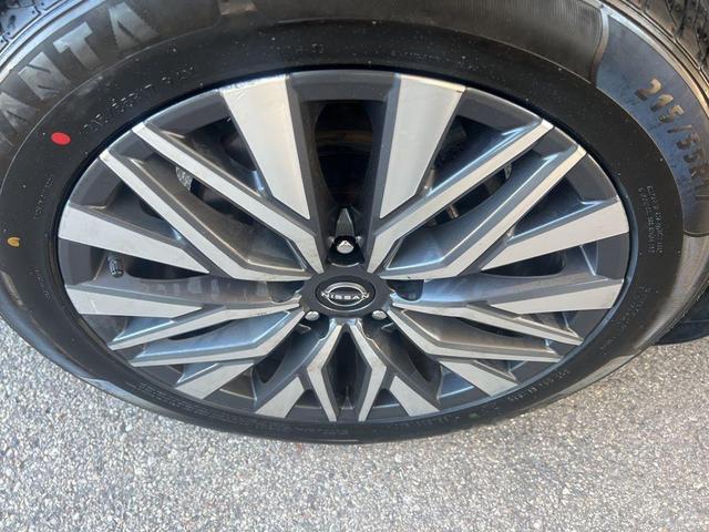 Photo of 2023 Black Nissan Altima