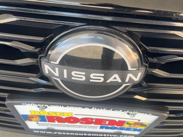 Photo of 2023 Black Nissan Altima