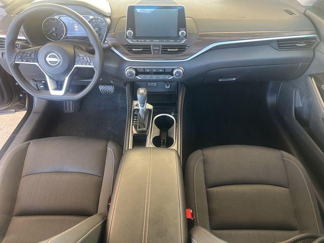 Photo of 2023 Black Nissan Altima