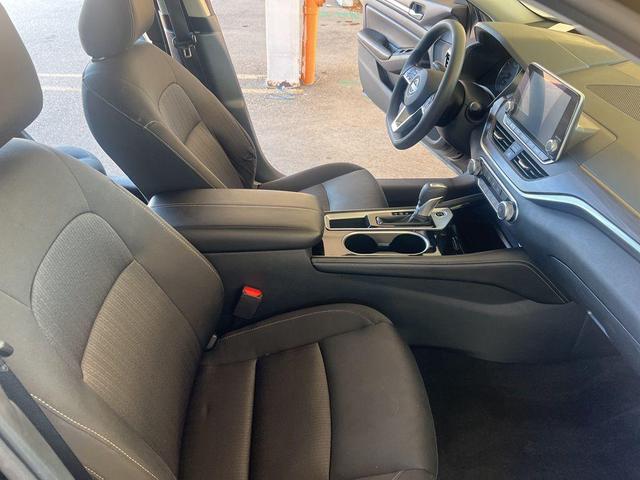 Photo of 2023 Black Nissan Altima