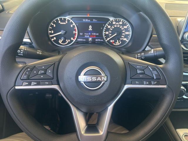 Photo of 2023 Black Nissan Altima