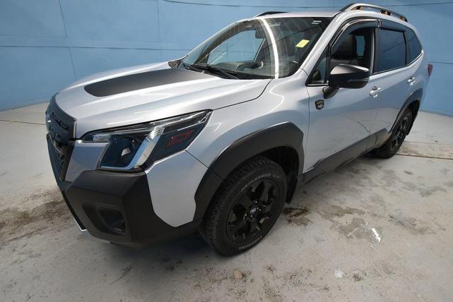 Photo of 2022 Ice Silver Metallic Subaru Forester