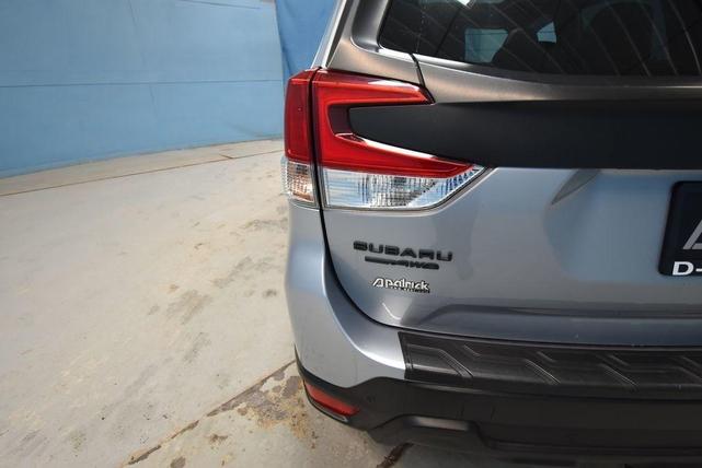 Photo of 2022 Ice Silver Metallic Subaru Forester