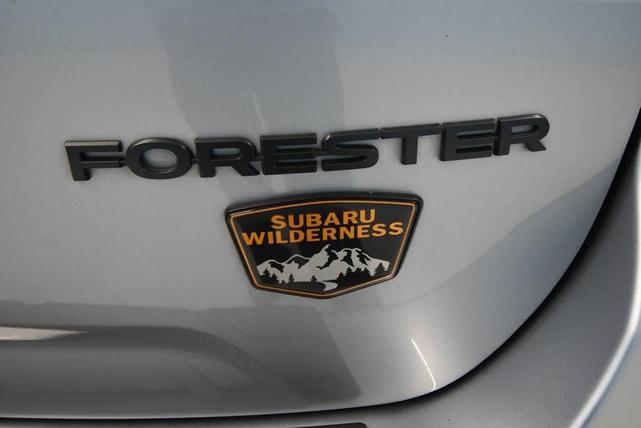 Photo of 2022 Ice Silver Metallic Subaru Forester