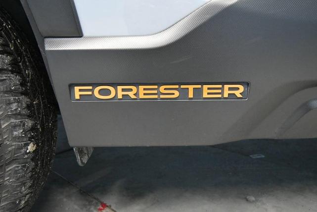 Photo of 2022 Ice Silver Metallic Subaru Forester