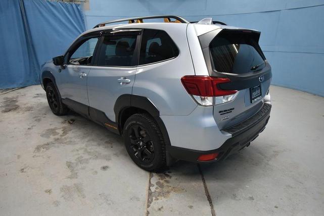 Photo of 2022 Ice Silver Metallic Subaru Forester