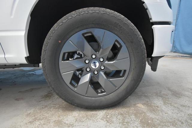 Photo of 2025 Oxford White Ford F-150