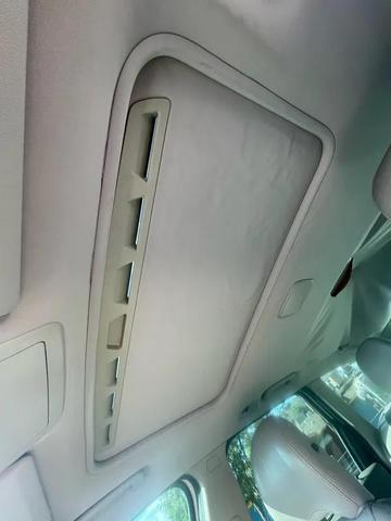 Photo of 2005 Ice White Volvo V50