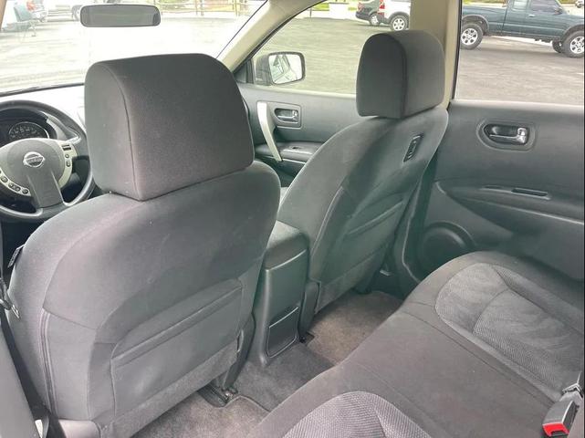 Photo of 2013 Gray Nissan Rogue