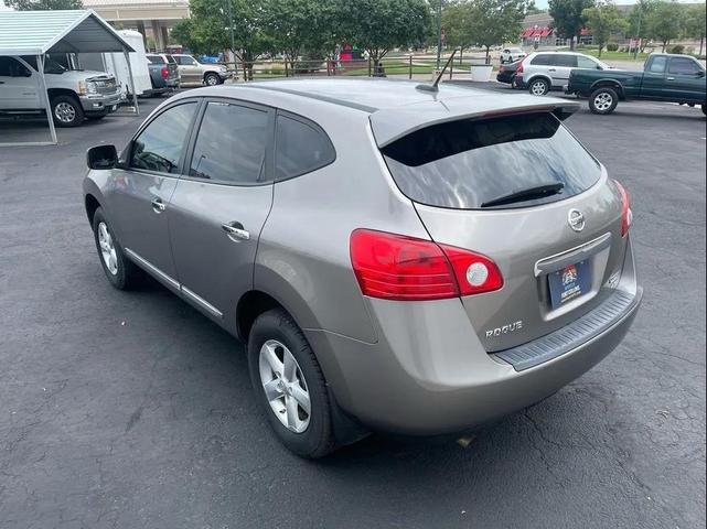 Photo of 2013 Gray Nissan Rogue