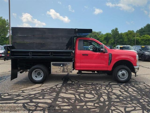 Photo of 2023 Oxford White Ford F-350