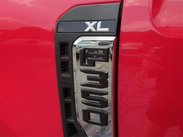 Photo of 2023 Oxford White Ford F-350